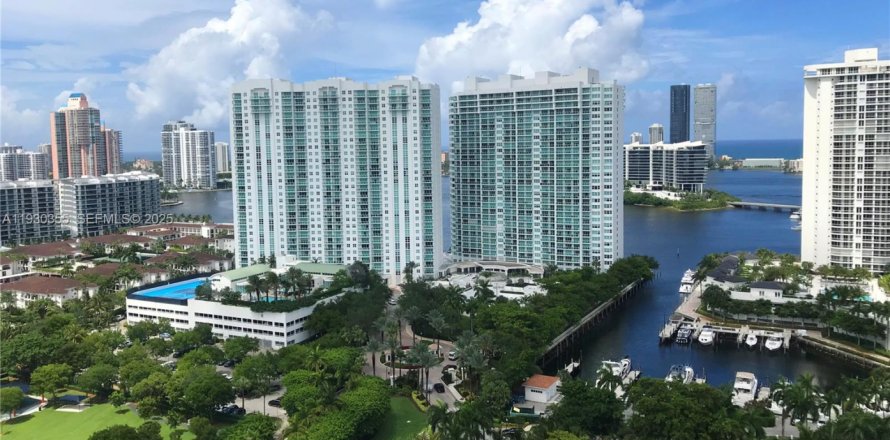 Condominio en Aventura, Florida, 2 dormitorios  № 1993787