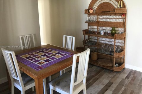 Condominio en alquiler en Aventura, Florida, 2 dormitorios, 96.9 m2 № 1993787 - foto 5