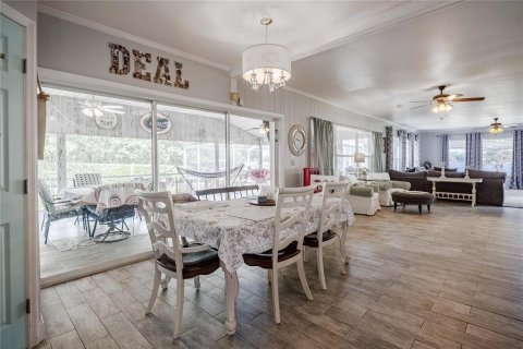 House in Haines City, Florida 5 bedrooms, 419.73 sq.m. № 1518585 - photo 20