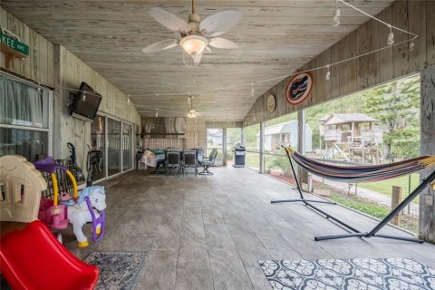 House in Haines City, Florida 5 bedrooms, 419.73 sq.m. № 1518585 - photo 26