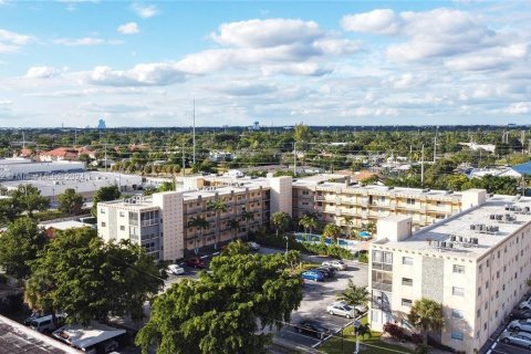 Condominio en venta en Hollywood, Florida, 1 dormitorio, 47.38 m2 № 1935238 - foto 2