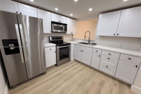 Copropriété à louer à Tamarac, Floride: 2 chambres, 95.04 m2 № 1962067 - photo 3