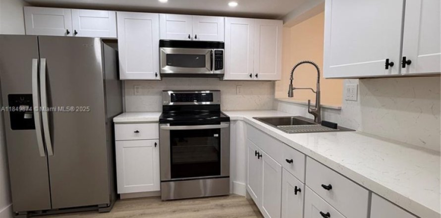 Condo à Tamarac, Floride, 2 chambres № 1962067