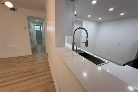 Copropriété à louer à Tamarac, Floride: 2 chambres, 95.04 m2 № 1962067 - photo 9