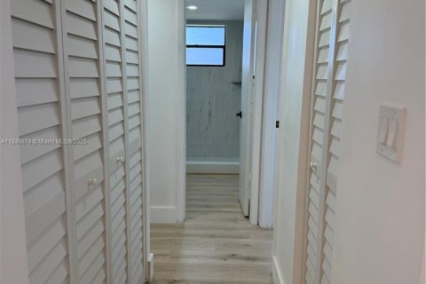 Copropriété à louer à Tamarac, Floride: 2 chambres, 95.04 m2 № 1962067 - photo 10