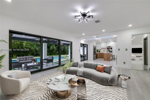 House in Palmetto Bay, Florida 4 bedrooms, 225.38 sq.m. № 2088310 - photo 9