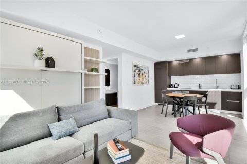 Condo in Miami, Florida, 1 bedroom № 1957856 - photo 5