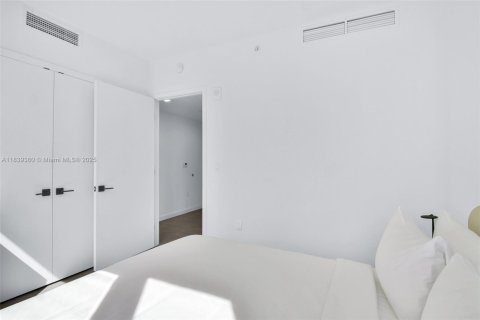 Condo in Miami, Florida, 1 bedroom № 1957856 - photo 26