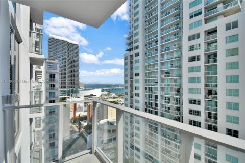 Condo in Miami, Florida, 1 bedroom № 1957856 - photo 13