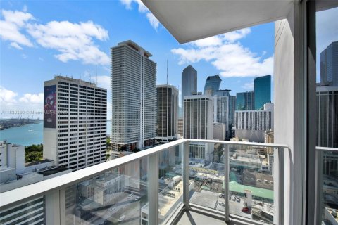 Condo in Miami, Florida, 1 bedroom № 1957856 - photo 17
