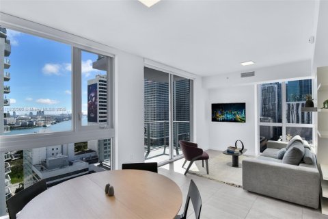 Condo in Miami, Florida, 1 bedroom № 1957856 - photo 1