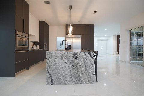 Casa en venta en Cape Coral, Florida, 3 dormitorios, 204.01 m2 № 1912191 - foto 9