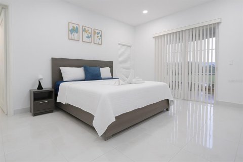 Casa en venta en Cape Coral, Florida, 3 dormitorios, 204.01 m2 № 1912191 - foto 19