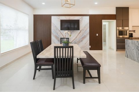 Casa en venta en Cape Coral, Florida, 3 dormitorios, 204.01 m2 № 1912191 - foto 10