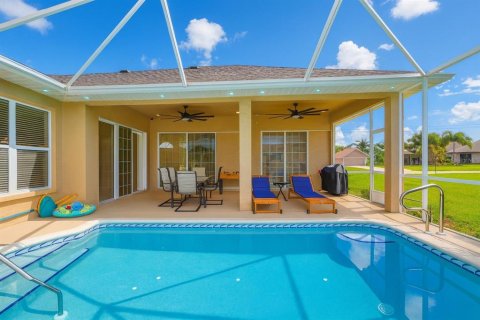 Casa en venta en Cape Coral, Florida, 3 dormitorios, 204.01 m2 № 1912191 - foto 1