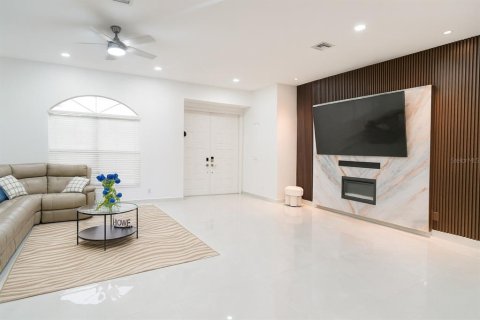 Casa en venta en Cape Coral, Florida, 3 dormitorios, 204.01 m2 № 1912191 - foto 14