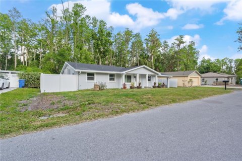 House in Tampa, Florida 3 bedrooms, 188.03 sq.m. № 1662967 - photo 1