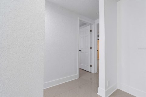 House in Tampa, Florida 3 bedrooms, 188.03 sq.m. № 1662967 - photo 15