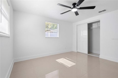House in Tampa, Florida 3 bedrooms, 188.03 sq.m. № 1662967 - photo 30