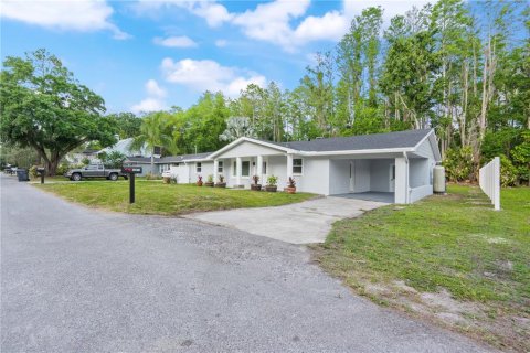 House in Tampa, Florida 3 bedrooms, 188.03 sq.m. № 1662967 - photo 2