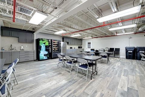 Immobilier commercial à vendre à Clearwater, Floride: 4295.15 m2 № 2237327 - photo 21