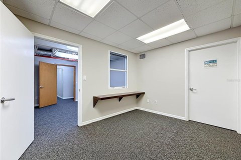 Immobilier commercial à vendre à Clearwater, Floride: 4295.15 m2 № 2237327 - photo 19