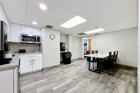 Immobilier commercial à vendre à Clearwater, Floride: 4295.15 m2 № 2237327 - photo 29