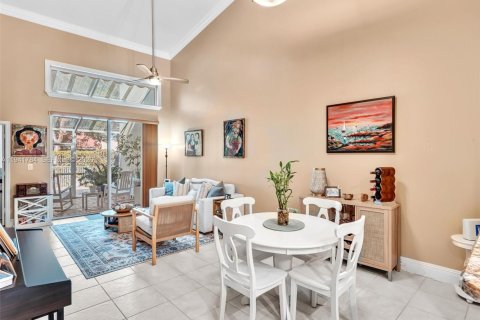 Adosado en venta en Coral Springs, Florida, 3 dormitorios, 149.2 m2 № 1999109 - foto 7