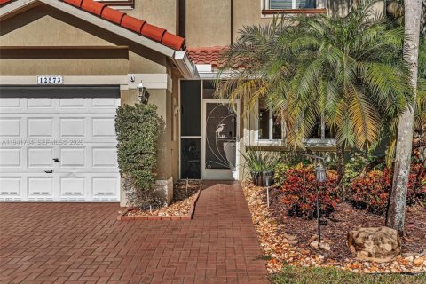Adosado en venta en Coral Springs, Florida, 3 dormitorios, 149.2 m2 № 1999109 - foto 2