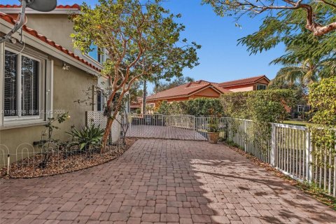 Adosado en venta en Coral Springs, Florida, 3 dormitorios, 149.2 m2 № 1999109 - foto 17