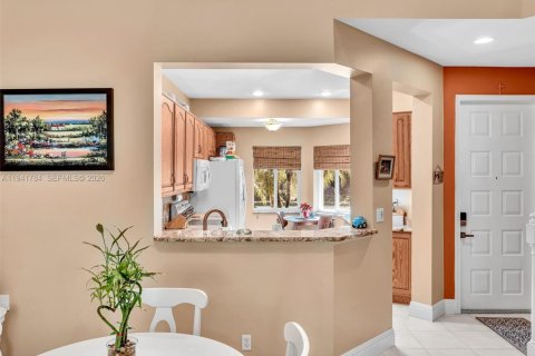 Adosado en venta en Coral Springs, Florida, 3 dormitorios, 149.2 m2 № 1999109 - foto 23