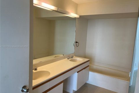 Купить кондоминиум в Авентура, Флорида 2 спальни, 126.81м2, № 1875000 - фото 10