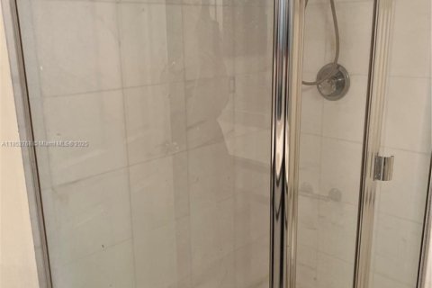 Купить кондоминиум в Авентура, Флорида 2 спальни, 126.81м2, № 1875000 - фото 25