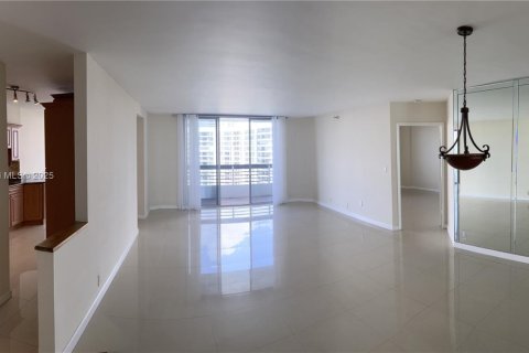Купить кондоминиум в Авентура, Флорида 2 спальни, 126.81м2, № 1875000 - фото 1