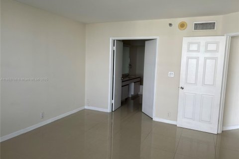 Купить кондоминиум в Авентура, Флорида 2 спальни, 126.81м2, № 1875000 - фото 9