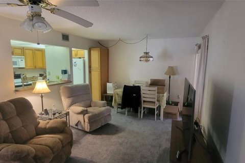 Copropriété à vendre à Deltona, Floride: 2 chambres, 83.33 m2 № 2145044 - photo 3