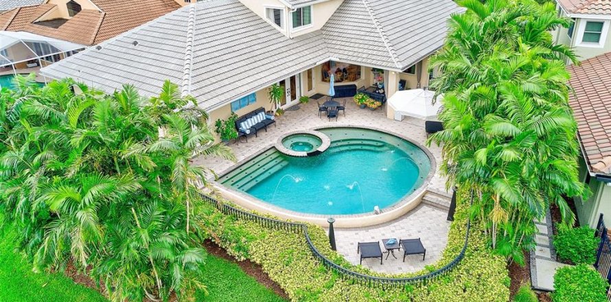 Villa ou maison à Seminole, Floride 3 chambres, 284.75 m2 № 1905883