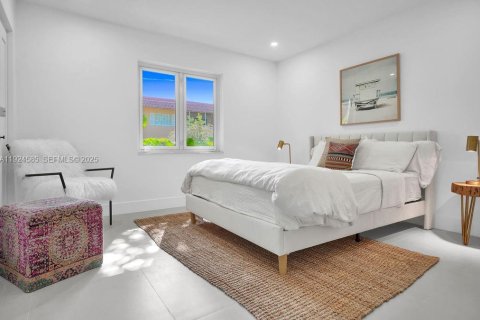 House in Wilton Manors, Florida 4 bedrooms, 208.1 sq.m. № 1984601 - photo 19