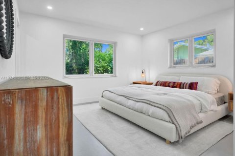 House in Wilton Manors, Florida 4 bedrooms, 208.1 sq.m. № 1984601 - photo 6