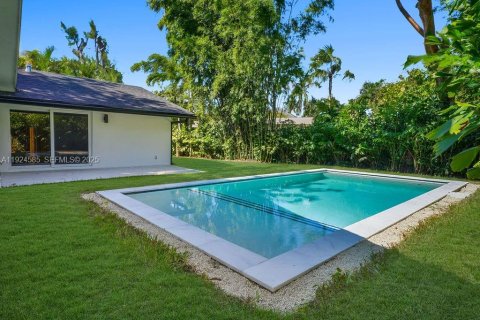 House in Wilton Manors, Florida 4 bedrooms, 208.1 sq.m. № 1984601 - photo 10
