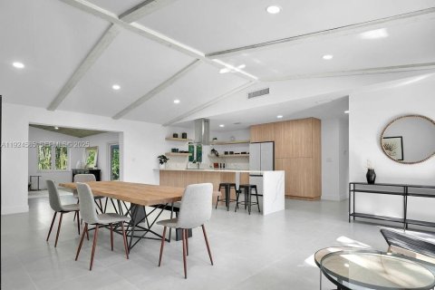 House in Wilton Manors, Florida 4 bedrooms, 208.1 sq.m. № 1984601