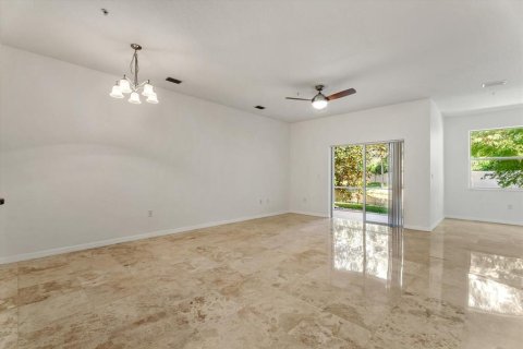 Touwnhouse à vendre à Sarasota, Floride: 3 chambres, 181.53 m2 № 2436793 - photo 7
