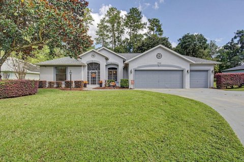 Villa ou maison à Dunnellon, Floride 3 chambres, 210.98 m2 № 2373263