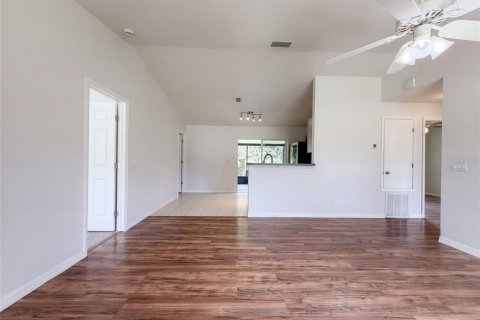 House in North Port, Florida 3 bedrooms, 102.01 sq.m. № 2391004 - photo 3