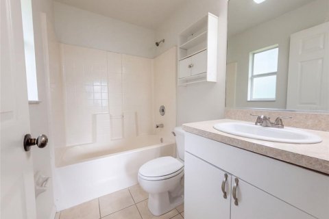 House in North Port, Florida 3 bedrooms, 102.01 sq.m. № 2391004 - photo 11