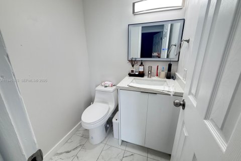 Снять в аренду кондоминиум в Холливуд, Флорида 1 спальня, 78.41м2, № 2001784 - фото 9