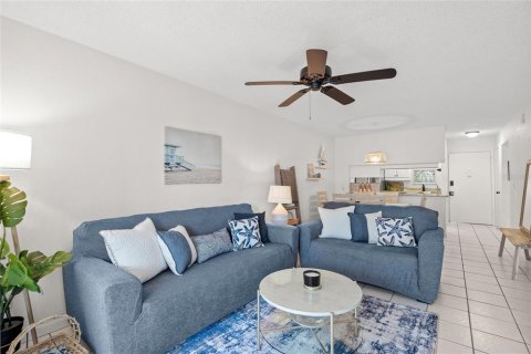 Copropriété à vendre à Sarasota, Floride: 2 chambres, 94.02 m2 № 1719624 - photo 7