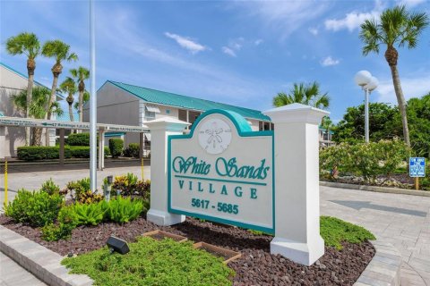 Copropriété à vendre à Sarasota, Floride: 2 chambres, 94.02 m2 № 1719624 - photo 2