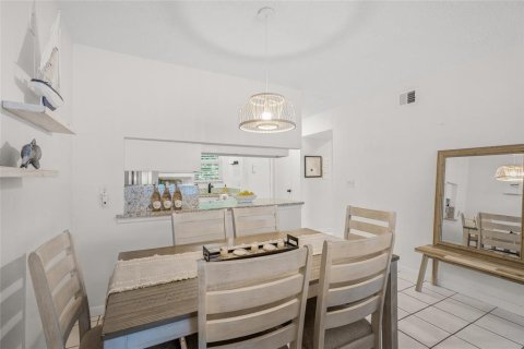 Copropriété à vendre à Sarasota, Floride: 2 chambres, 94.02 m2 № 1719624 - photo 18