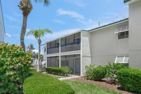 Copropriété à vendre à Sarasota, Floride: 2 chambres, 94.02 m2 № 1719624 - photo 29